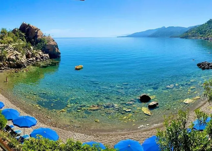 Blue Bay 4* تْشيفالو