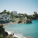 Hotel apartamentowy Blue Bay 4*