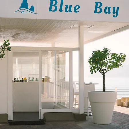 Blue Bay Ξενοδοχείο με διαμερίσματα 3*