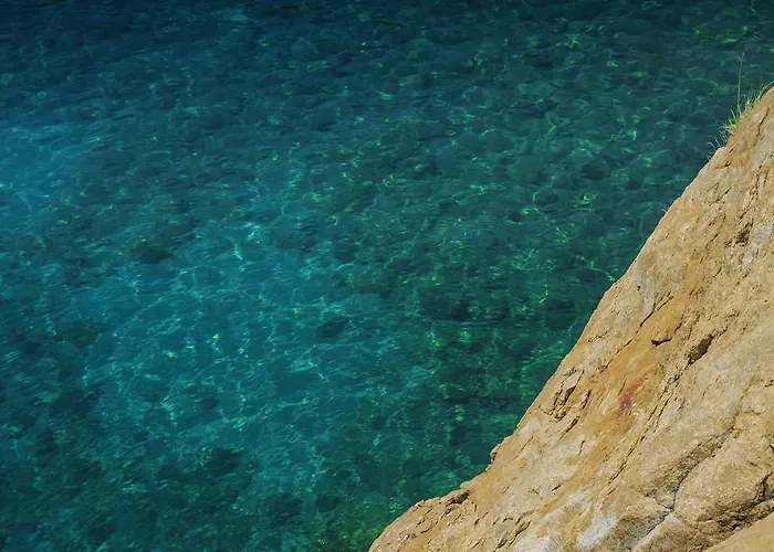 Blue Bay تْشيفالو