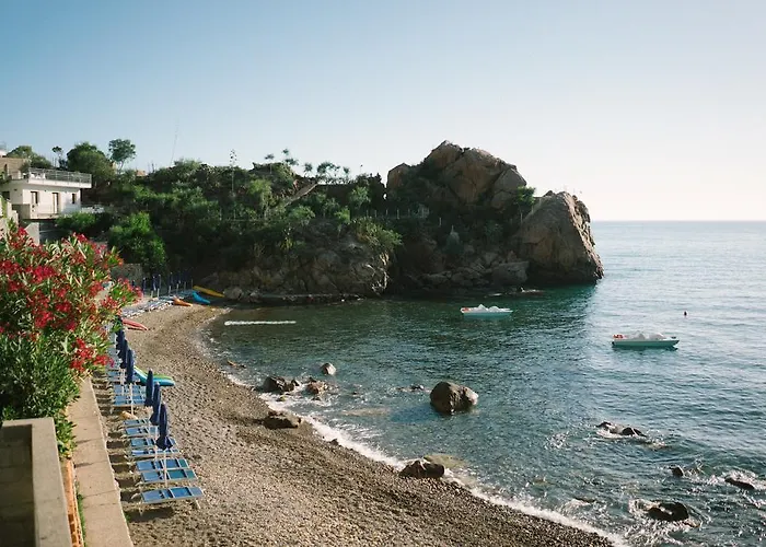 Blue Bay تْشيفالو